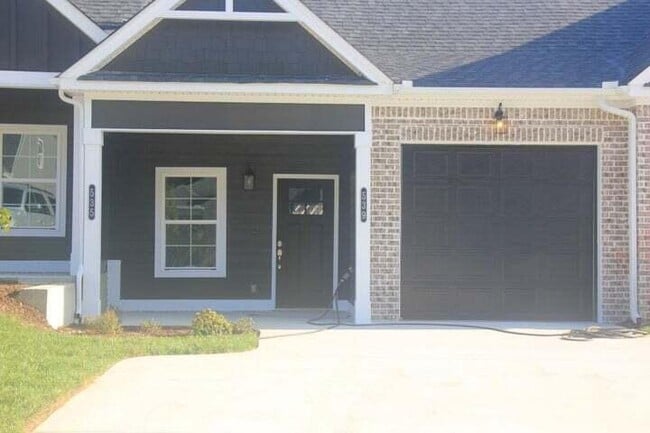 property at 539 NE Bellingham Dr