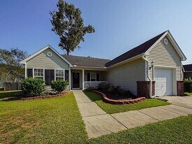 5101 Thornton Dr in Summerville, SC - Building Photo