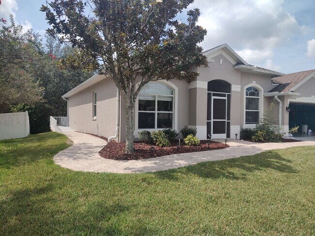 13883 Blythewood Dr in Spring Hill, FL - Building Photo - Building Photo