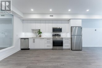 475-475 Queen St W in Toronto, ON - Building Photo - Building Photo