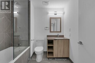 1037 The Queensway in Toronto, ON - Building Photo - Building Photo