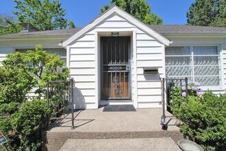 8111 SW 8th Ave in Portland, OR - Building Photo - Building Photo