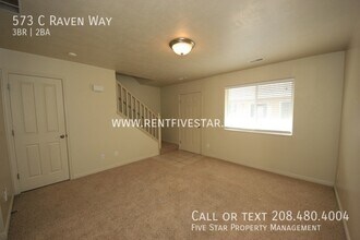 573 Raven Way in Pocatello, ID - Building Photo - Building Photo