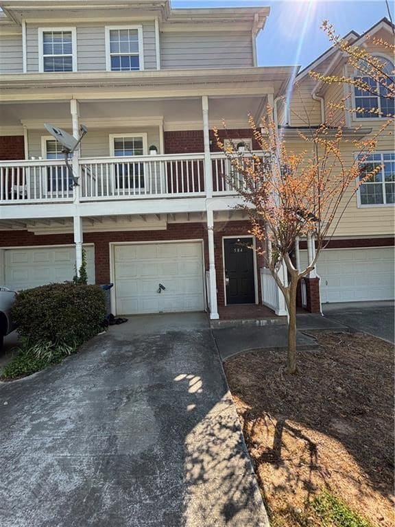 property at 584 Windsor St SW