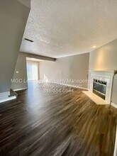 2118 Highridge Dr in Pleasant Hill, MO - Building Photo - Building Photo