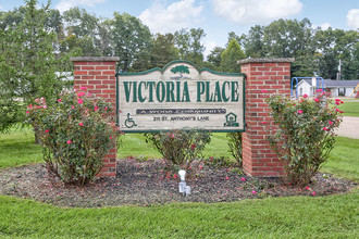 Victoria Place in Waverly, OH - Building Photo - Building Photo