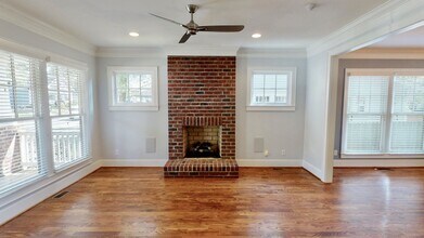 2213 Roslyn Ave in Charlotte, NC - Building Photo - Building Photo