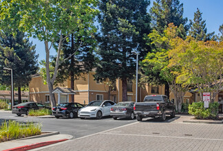 Villa Savannah in San Jose, CA - Foto de edificio - Building Photo