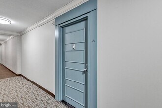 205 Yoakum Pkwy in Alexandria, VA - Building Photo - Building Photo