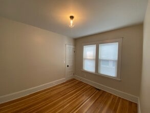 7 Vale St, Unit Apt #1 in Salem, MA - Building Photo - Building Photo