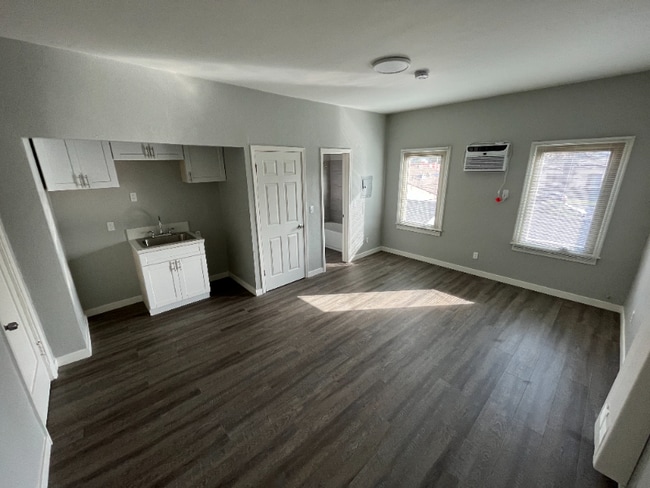 1140 E Elk Ave in Glendale, CA - Building Photo - Building Photo