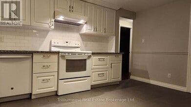 126 Freshmeadow Way in Guelph, ON - Building Photo - Building Photo