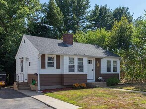 52 Dickey St in Manchester, NH - Building Photo - Building Photo