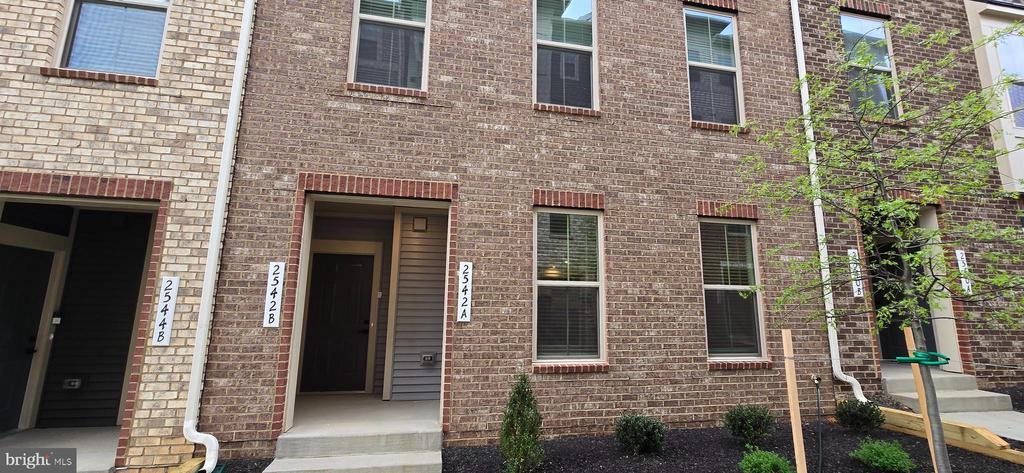 2542 -A Verona Pl in Ellicott City, MD - Building Photo
