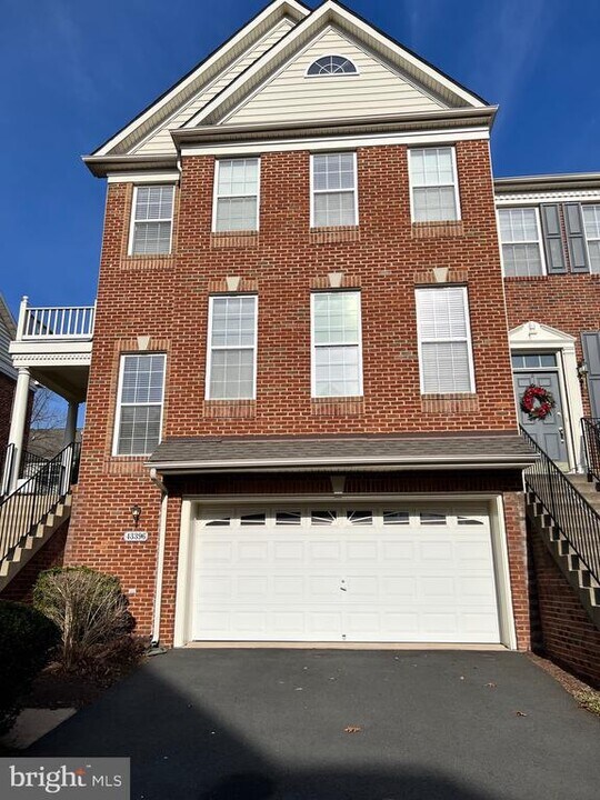 43396 Briar Creek Terrace in Ashburn, VA - Building Photo