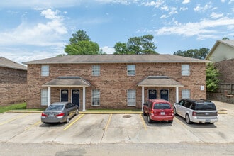 Shenandoah Townhomes in Hattiesburg, MS - Building Photo - Building Photo