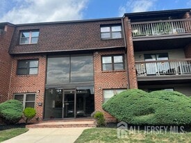 101 Woodbridge Terrace in Woodbridge Township, NJ - Building Photo