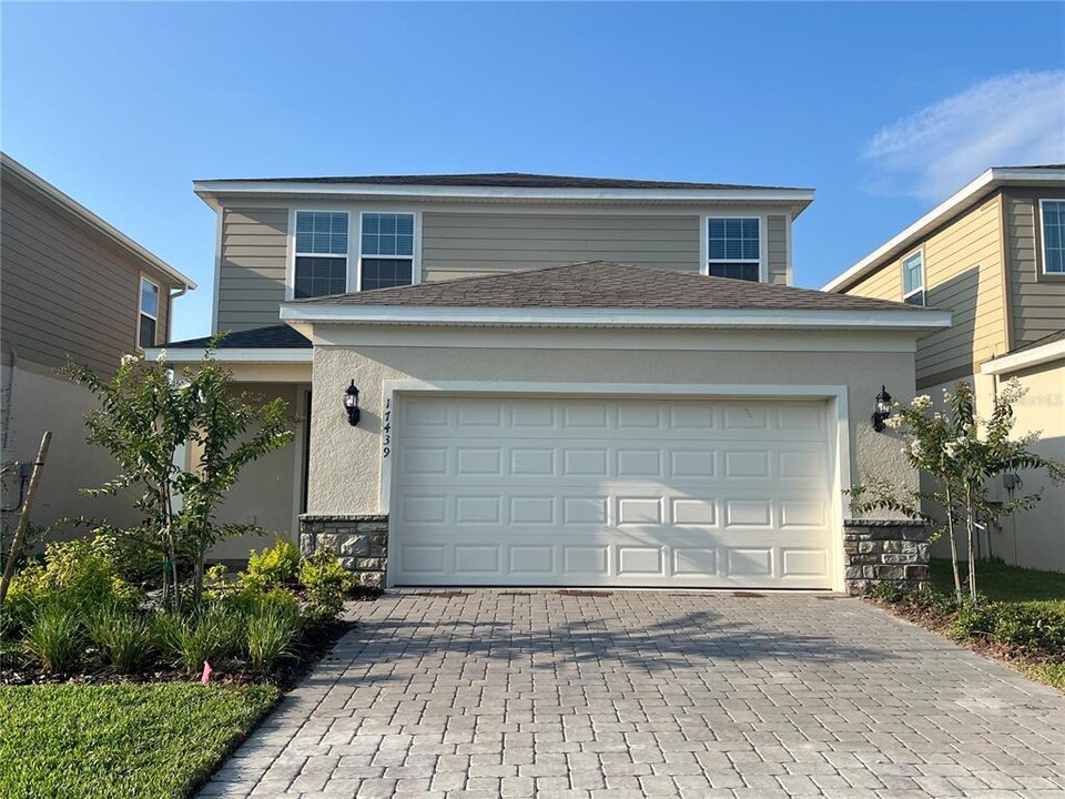 17439 Saw Palmetto Ave in Clermont, FL - Building Photo