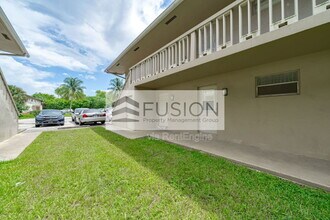 921 SW 74th Terrace in North Lauderdale, FL - Building Photo - Building Photo