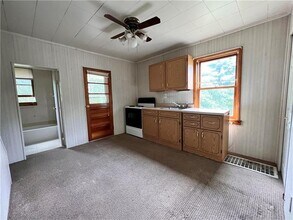 39 Becker St in Houston, PA - Building Photo - Building Photo