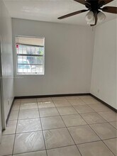 3250 NW 47th St in Miami, FL - Building Photo - Building Photo