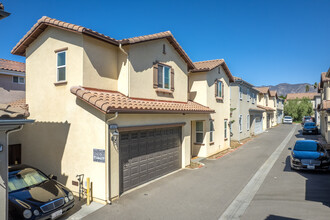 14651 Willow Park Dr in Sylmar, CA - Building Photo - Building Photo