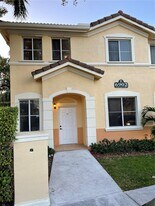 6902 NW 174th Terrace in Hialeah, FL - Building Photo