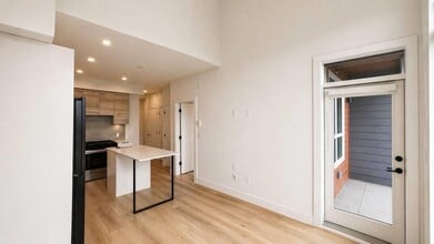 30494 Cardinal Ave in Abbotsford, BC - Building Photo - Building Photo