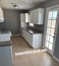 11314 Mariposa Rd in Hesperia, CA - Building Photo - Building Photo