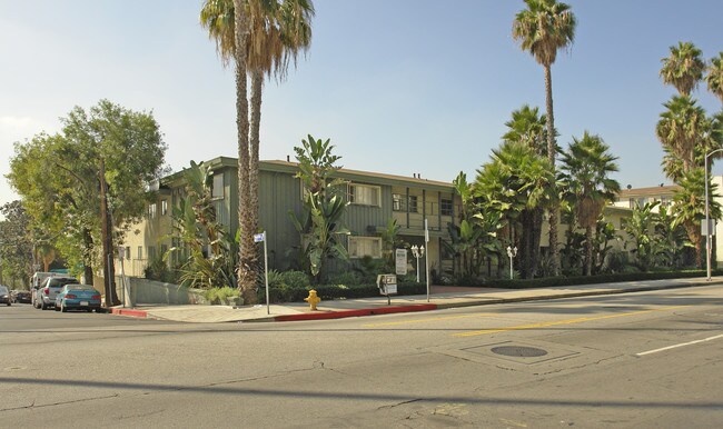 7254 Hollywood Blvd in Los Angeles, CA - Foto de edificio - Building Photo