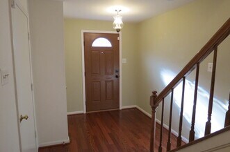 2208 Wimbledon Cir in Silver Spring, MD - Building Photo - Building Photo