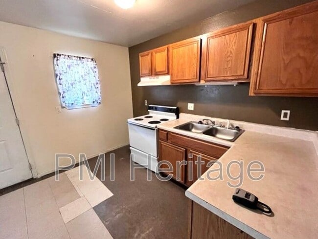 809 E Huntsville Ave in Springdale, AR - Building Photo - Building Photo