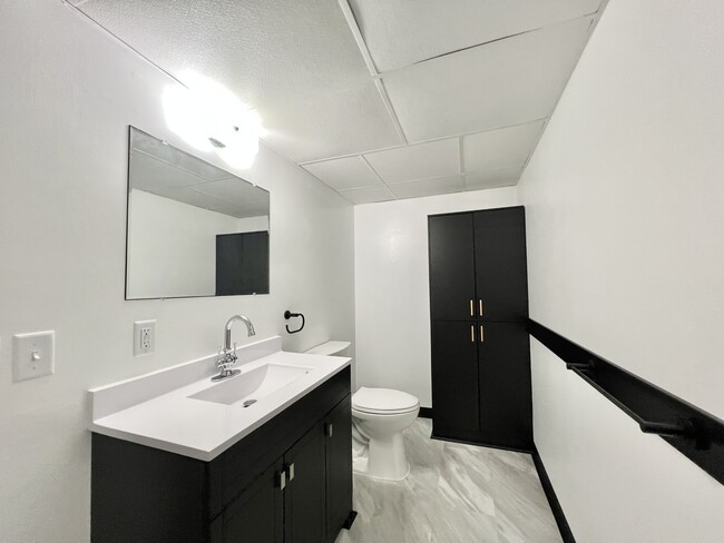 290 Orchard Dr in Oregon, WI - Building Photo - Building Photo
