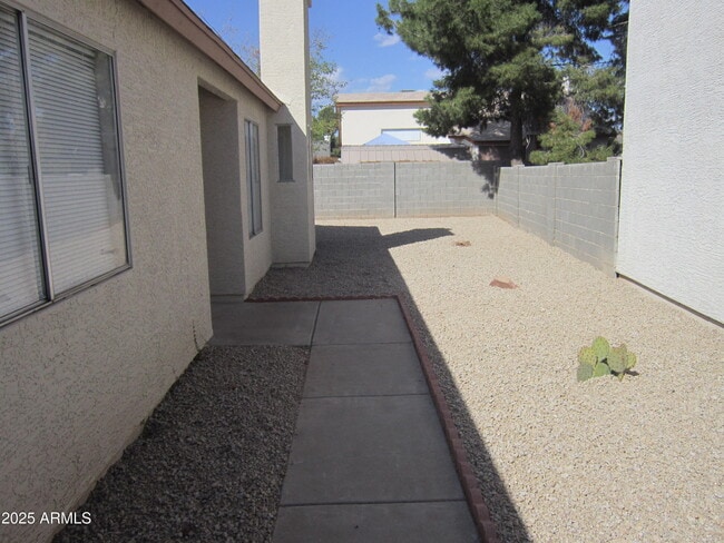 8820 W Greenbrian Dr in Peoria, AZ - Building Photo - Building Photo