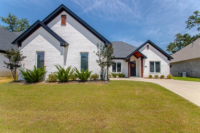 property at 2420 Hurricane Gardens Dr