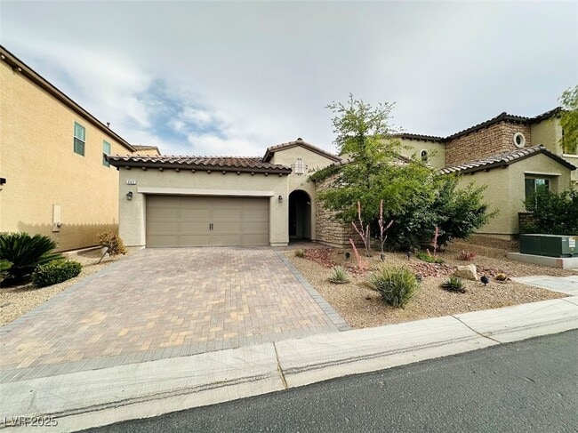 property at 962 Whitworth Ave