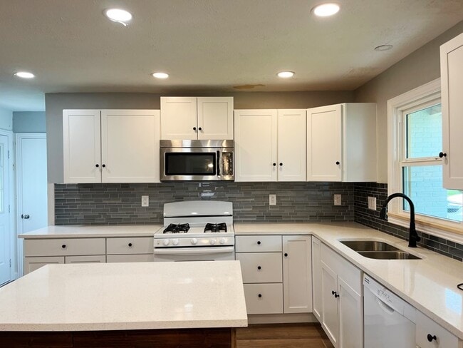 property at 3522 Rosedale St