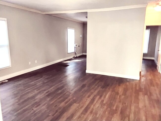 1330 N Broadway Ave in Springfield, MO - Building Photo - Building Photo