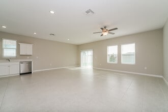 353 Kenilworth Dr in Kissimmee, FL - Building Photo - Building Photo