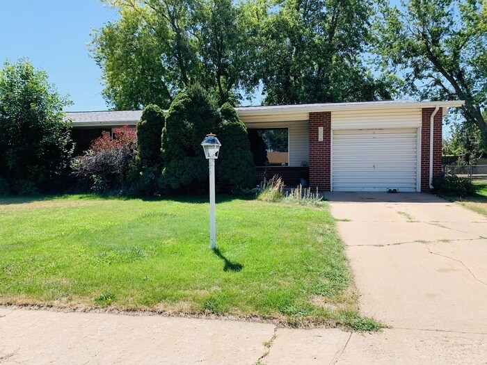 2216 12th St in Greeley, CO - Building Photo