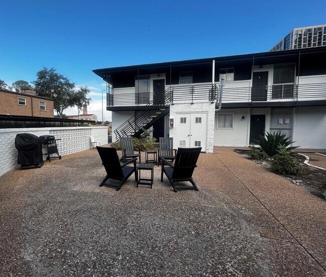 property at 5123 Del Monte Dr