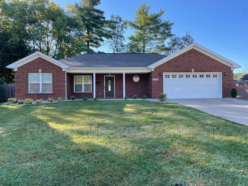 8505 Saurel Dr in Plantation, KY - Building Photo