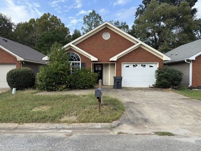 3806 Holland Ct