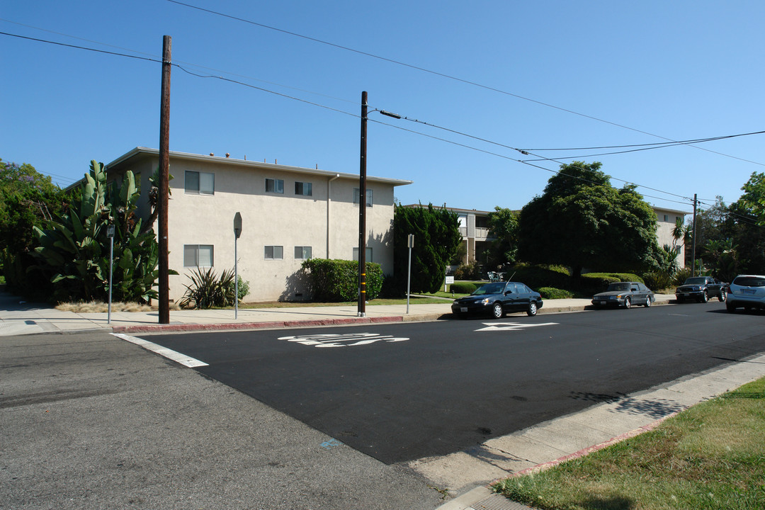 Islay Terrace in Santa Barbara, CA - Building Photo