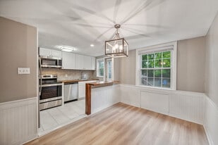 144 Sunrise Dr in Pottstown, PA - Building Photo