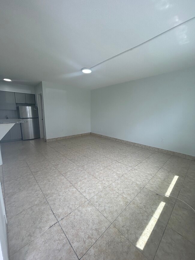 7511 Venetian St in Miramar, FL - Building Photo - Building Photo