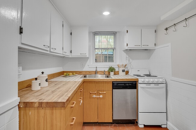 12 Shepard St, Unit R12