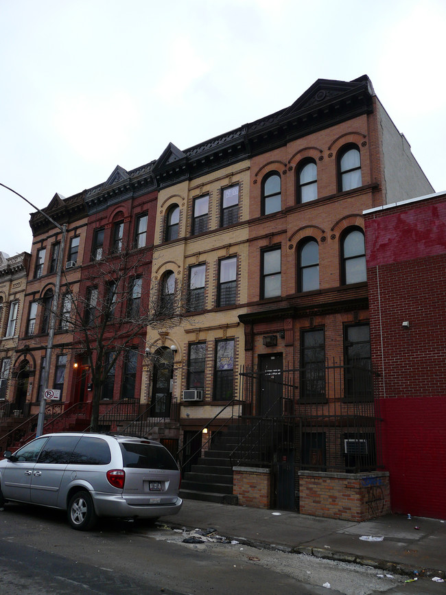 410 E 134th St in Bronx, NY - Building Photo - Building Photo