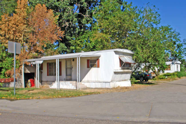 204 W 36th St in Garden City, ID - Foto de edificio - Building Photo