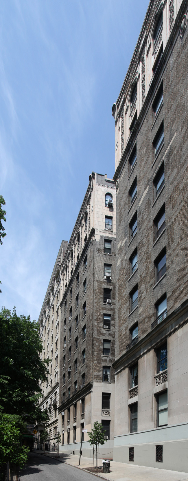 260 Riverside Dr in New York, NY - Foto de edificio - Building Photo
